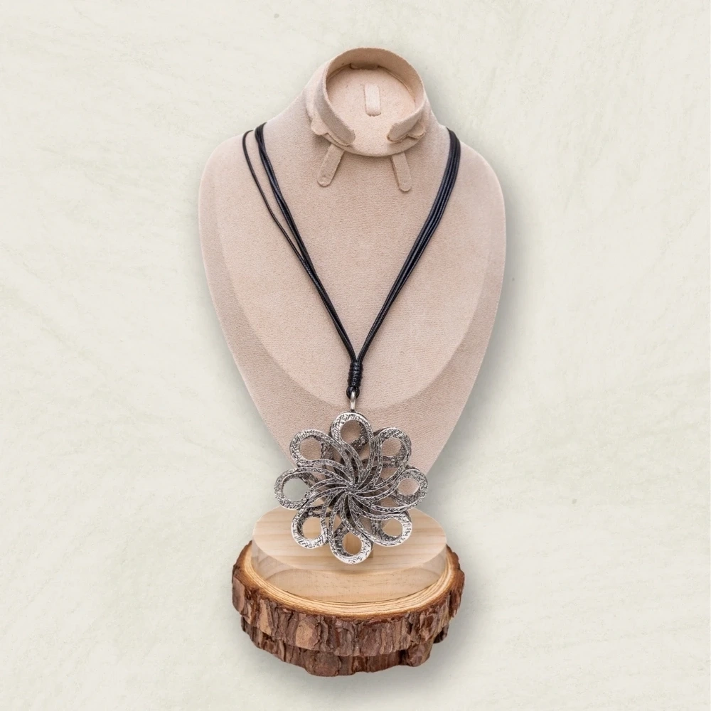 Brook Necklace
